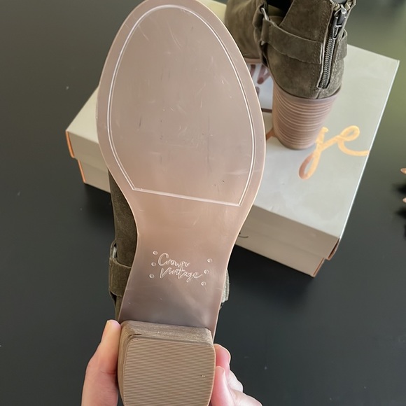 [Crown Vintage] Sage Green Open Toe Booties - Picture 5 of 6